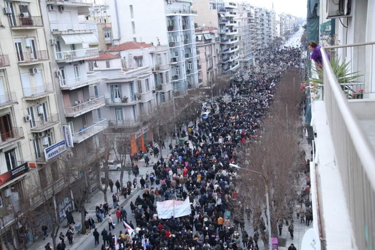 Θεσσαλονίκη: Σε εξέλιξη η μαθητική πορεία για τα Τέμπη