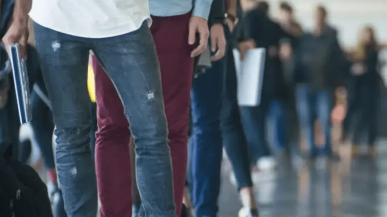 ΔΥΠΑ: Συνολικά 981.374 οι εγγεγραμμένοι άνεργοι τον Ιανουάριο