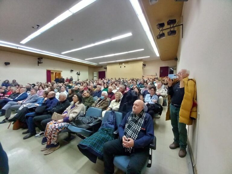 Πλήθος κόσμου σε διάλεξη για την Αρχαία Λάρισα