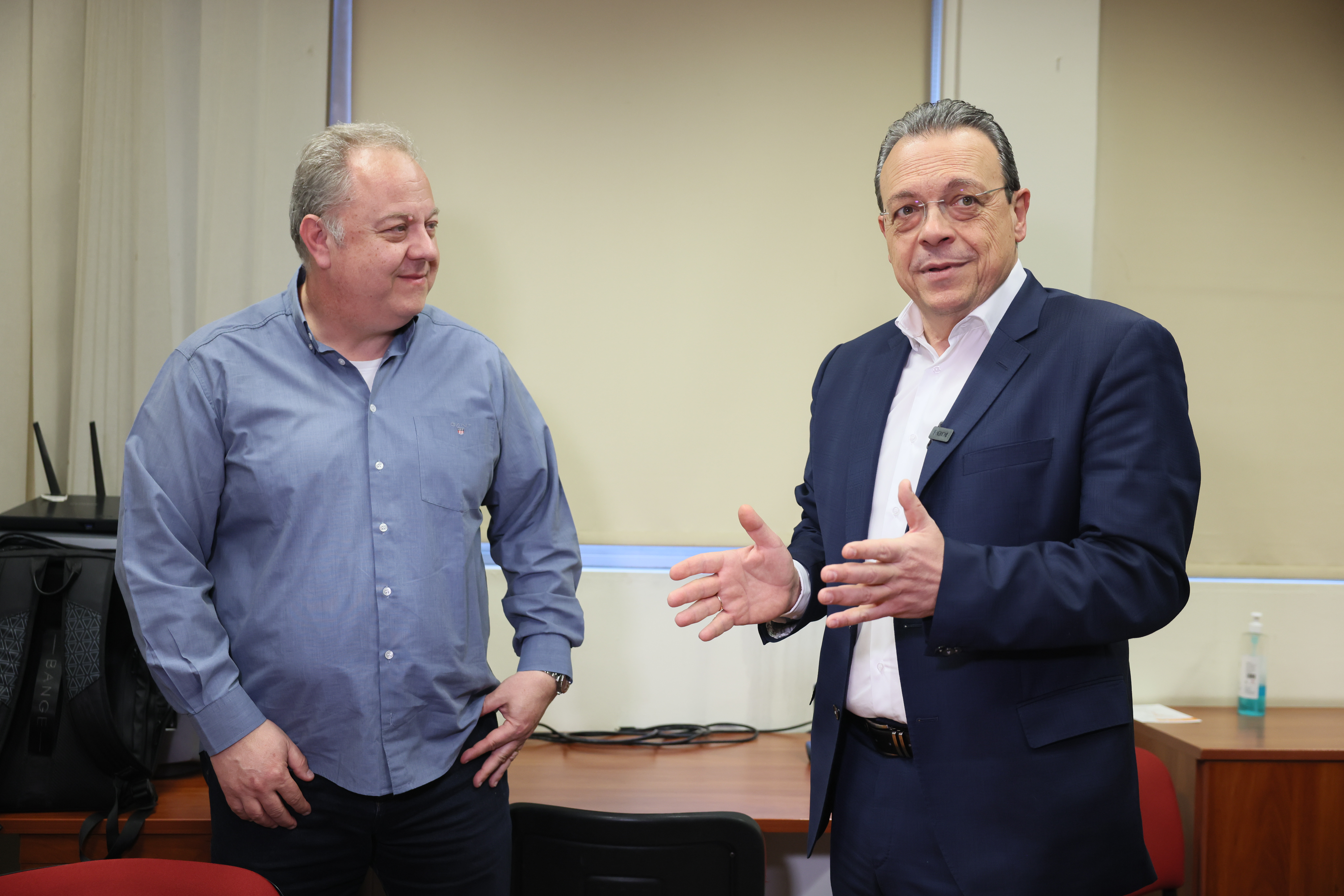 Σ. Φάμελλος μετά τη συνάντησή του με τον Κ. Παπαζάχο: Η πολιτεία, σε συνεργασία με την αυτοδιοίκηση, να αναλάβει την ευθύνη και λειτουργία παρατηρητηρίου του ηφαιστείου της Σαντορίνης