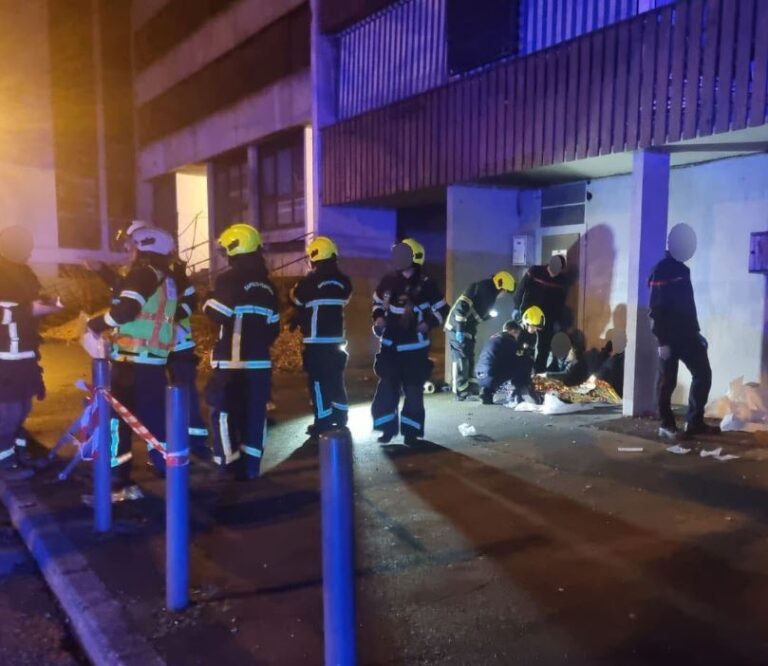 Γκρενόμπλ: Τουλάχιστον 12 τραυματίες από ρίψη χειροβομβίδας στη συνοικία του Ολυμπιακού χωριού – Διέφυγε ο δράστης