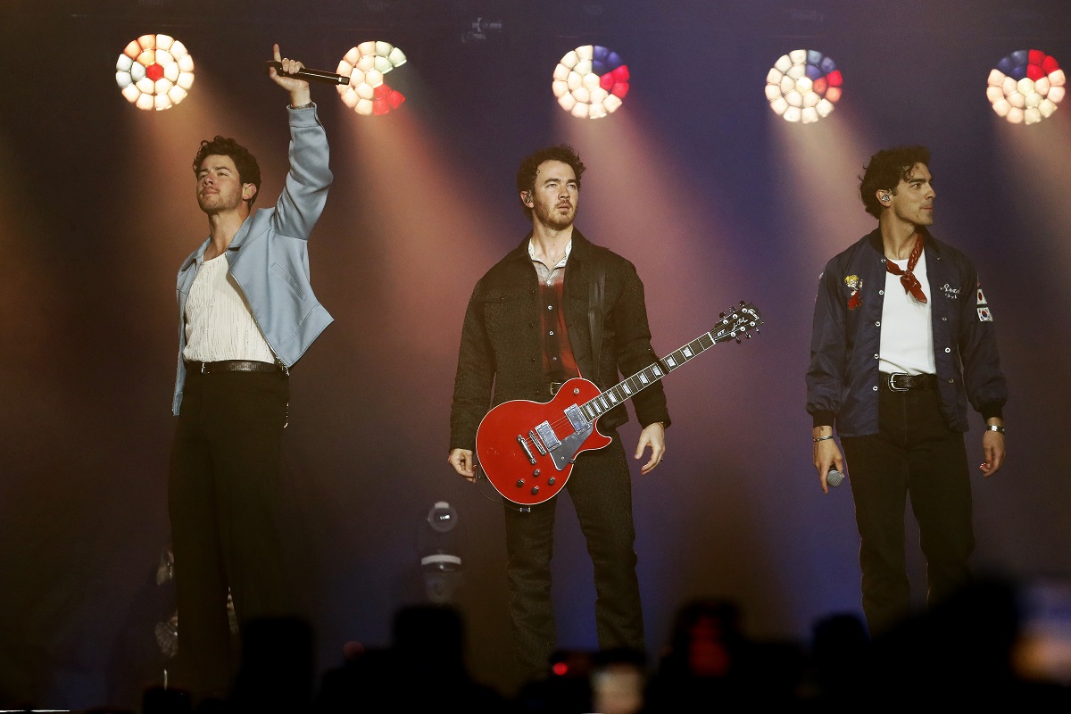 Οι Jonas Brothers πρωταγωνιστές σε xριστουγεννιάτικη κωμωδία για το Disney+