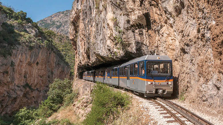 Πάτρα: Προσωρινή αναστολή δρομολογίων για τον Οδοντωτό – Ακινητοποιήθηκε λόγω κατολίσθησης αμαξοστοιχία