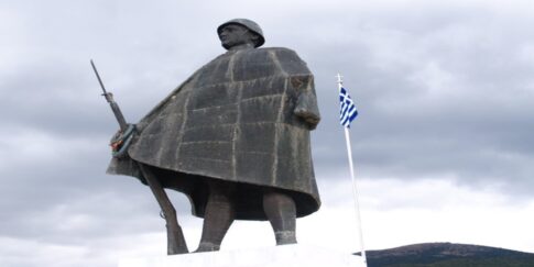 Εξετράπη της πορείας του λεωφορείο του Πολεμικού Ναυτικού στην Ιόνια Οδό