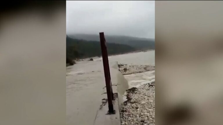 Έντονη βροχόπτωση στην Κεφαλονιά – Πλημμυρισμένοι δρόμοι και κατολισθήσεις (βίντεο)