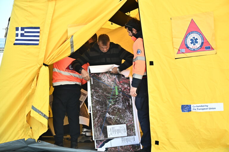 Σεισμική δραστηριότητα στις Κυκλάδες: Σύσκεψη στο υπ. Πολιτικής Προστασίας υπό τον Πρωθυπουργό – Τα μέτρα που λαμβάνονται