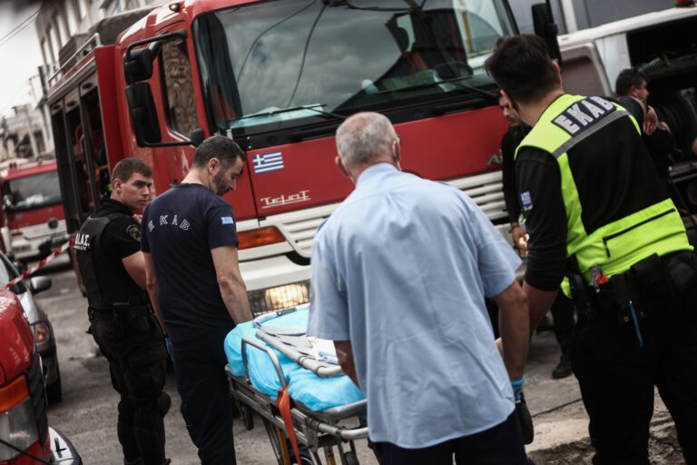Χανιά: Επιχείρηση της Πυροσβεστικής για άνδρα που έπεσε σε φρεάτιο του δρόμου