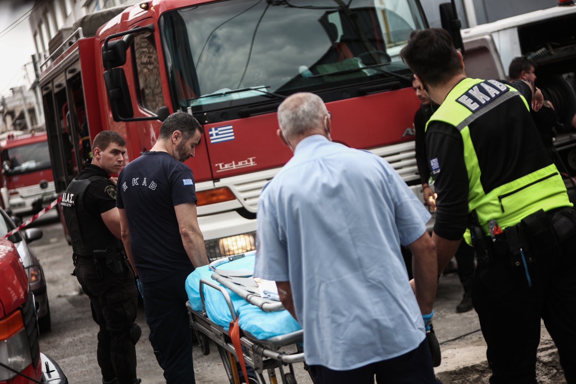 Χανιά: Κινητοποίηση της πυροσβεστικής για φωτιά σε σπίτι – Προληπτικά στο νοσοκομείο η ένοικος