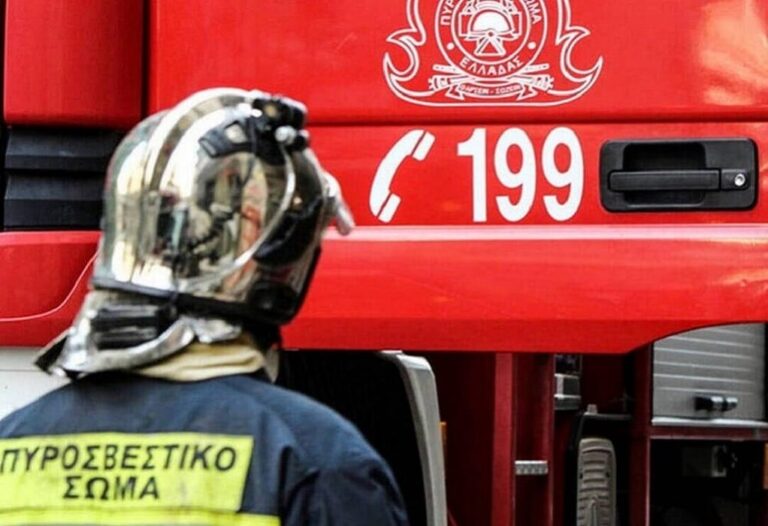 Φωτιά σε κάδους στο κέντρο της Θεσσαλονίκης τα ξημερώματα
