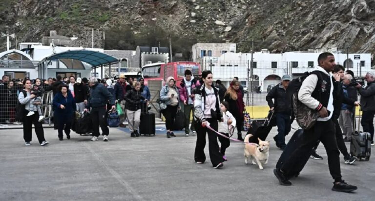 ΕΣΕΕ: Ζητάει να υπαχθούν οι επιχειρήσεις της Σαντορίνης σε καθεστώς έκτακτης ανάγκης