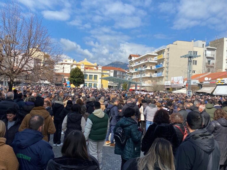 Τέμπη: Η Τρίπολη ζήτησε ειρηνικά, ένα ασφαλέστερο μέλλον – Ζήτησε πλήρη διαφάνεια και απονομή δικαιοσύνης