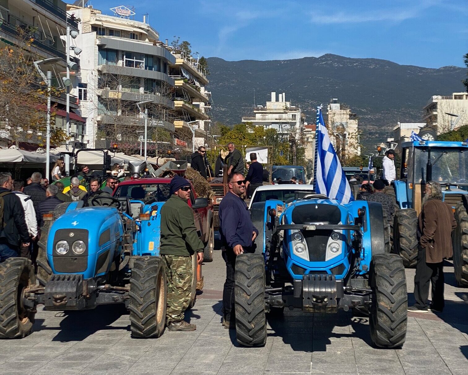 Παμμεσσηνιακή αγροτική κινητοποίηση την Τρίτη – «Τα τρακτέρ έρχονται στην Καλαμάτα για να μείνουν» (ηχητικό)