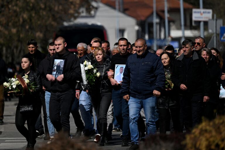 Βόρεια Μακεδονία: Σε εξέλιξη οι έρευνες για το τραγικό συμβάν στην πόλη Κότσανι με 59 θύματα
