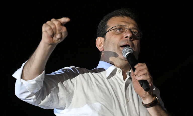 Γερμανία: «Απολύτως απαράδεκτη» η προφυλάκιση του Εκρέμ Ιμάμογλου
