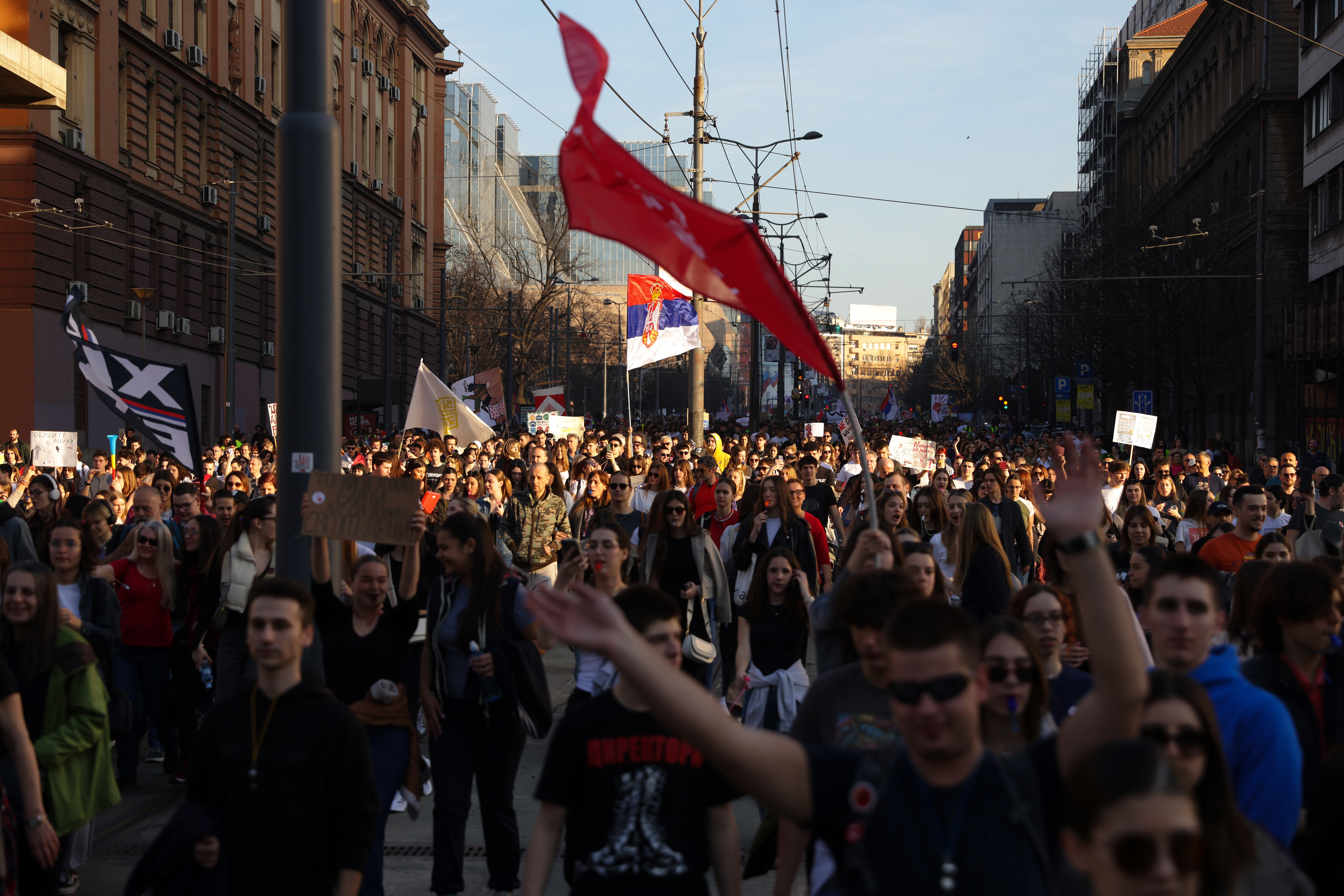 Φοιτητική πορεία στο Βελιγράδι και συγκέντρωση συμπαράστασης στους δημοσιογράφους της δημόσιας τηλεόρασης