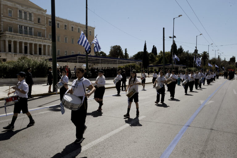 Αθήνα: Κυκλοφοριακές ρυθμίσεις την Δευτέρα λόγω διεξαγωγής της μαθητικής παρέλασης