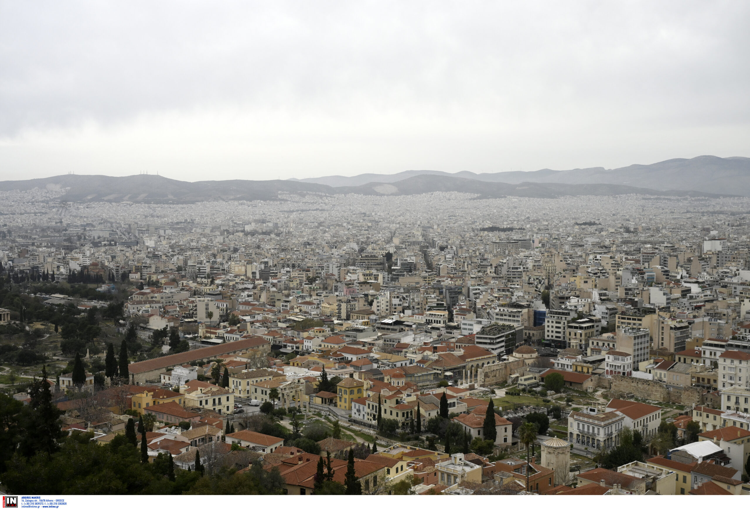 Καιρός: Βροχές και καταιγίδες την Πέμπτη, υποχώρηση της θερμοκρασίας και της σκόνης την Παρασκευή – Πρόγνωση από την Α. Τυράσκη