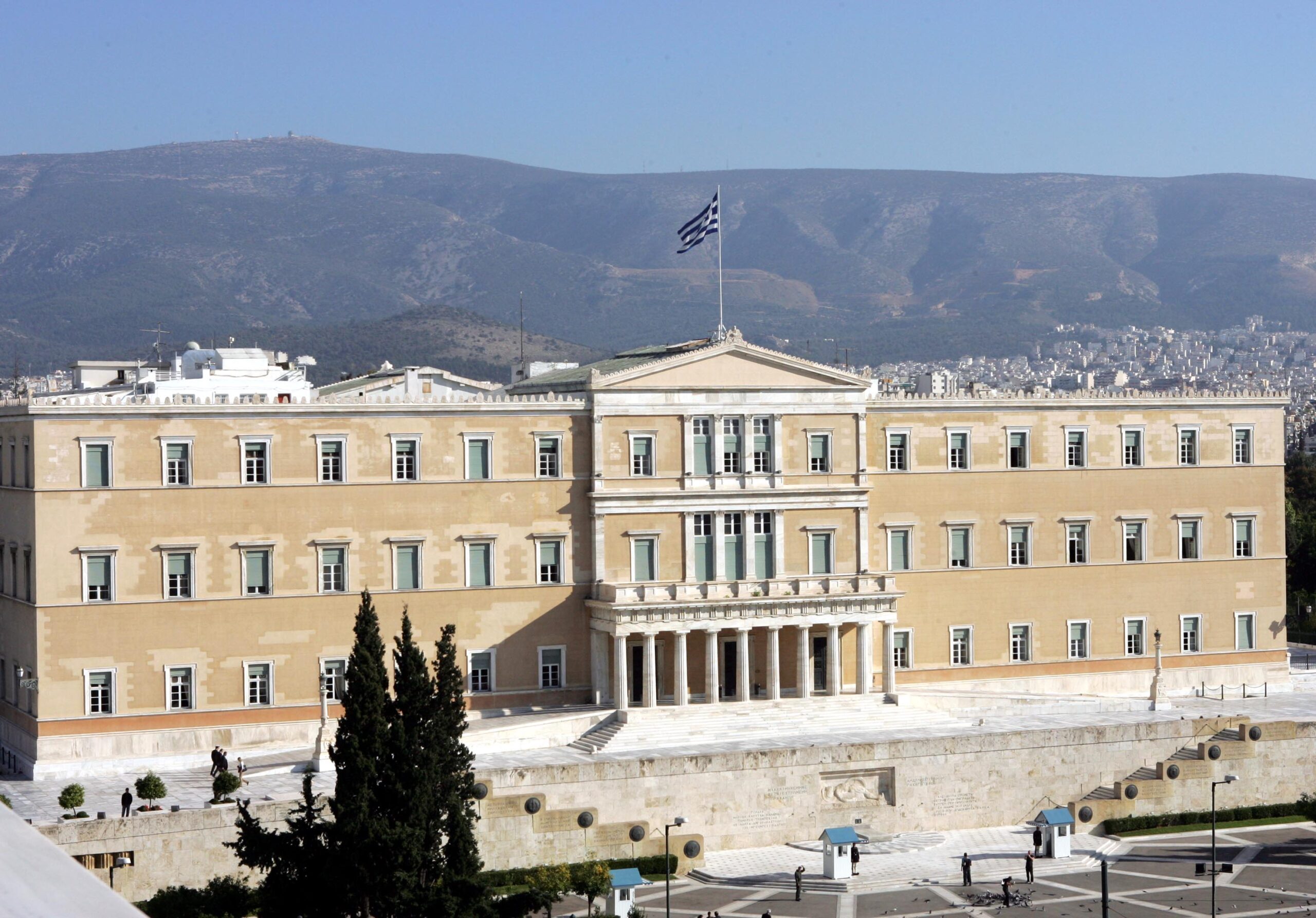 Τα πολιτικά μηνύματα για την Ανάσταση και το Πάσχα