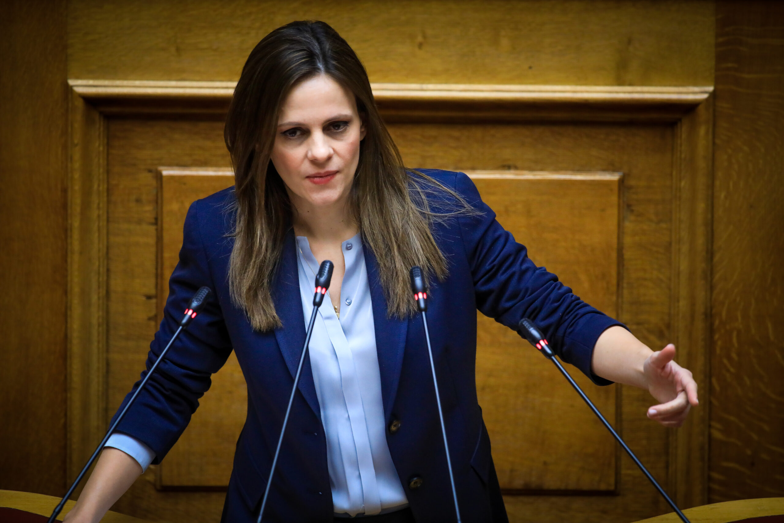 Έφη Αχτσιόγλου: «Η κυβέρνηση αποφάσισε και ενέκρινε τα χρήματα για την πληρωμή της αλλοίωσης του χώρου του εγκλήματος»