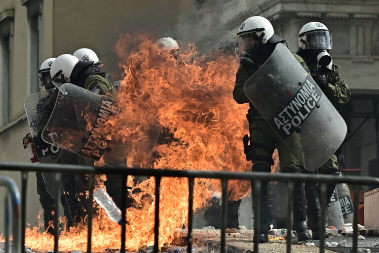 ΥΠΠΟ: Φθορές στον αρχαιολογικό χώρο του Ολυμπίου Διός από τα χθεσινά επεισόδια