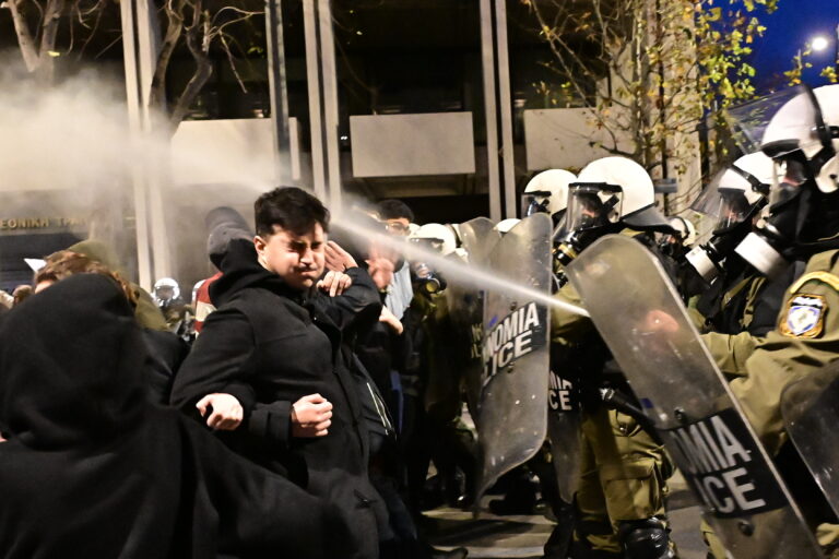 Επίκαιρες ερωτήσεις της Ζ. Κωνσταντοπούλου προς τον υπ. Προστασίας Πολίτη «για τις γνωστές μεθόδους αστυνομικής βίας και προβοκάτσιας»