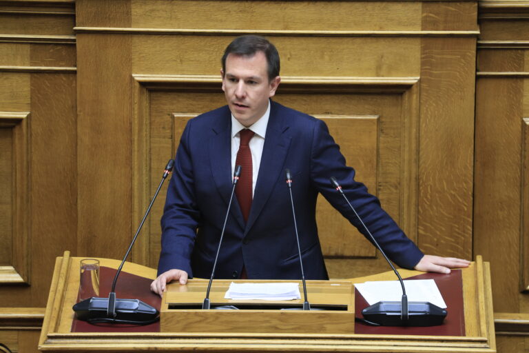 Π. Δουδωνής στη Βουλή ως εισηγητής του ΠΑΣΟΚ: Η κατάθεση της πρότασης δυσπιστίας είναι η κοινοβουλευτική έκφραση εκατομμυρίων Ελλήνων για απόδοση δικαιοσύνης