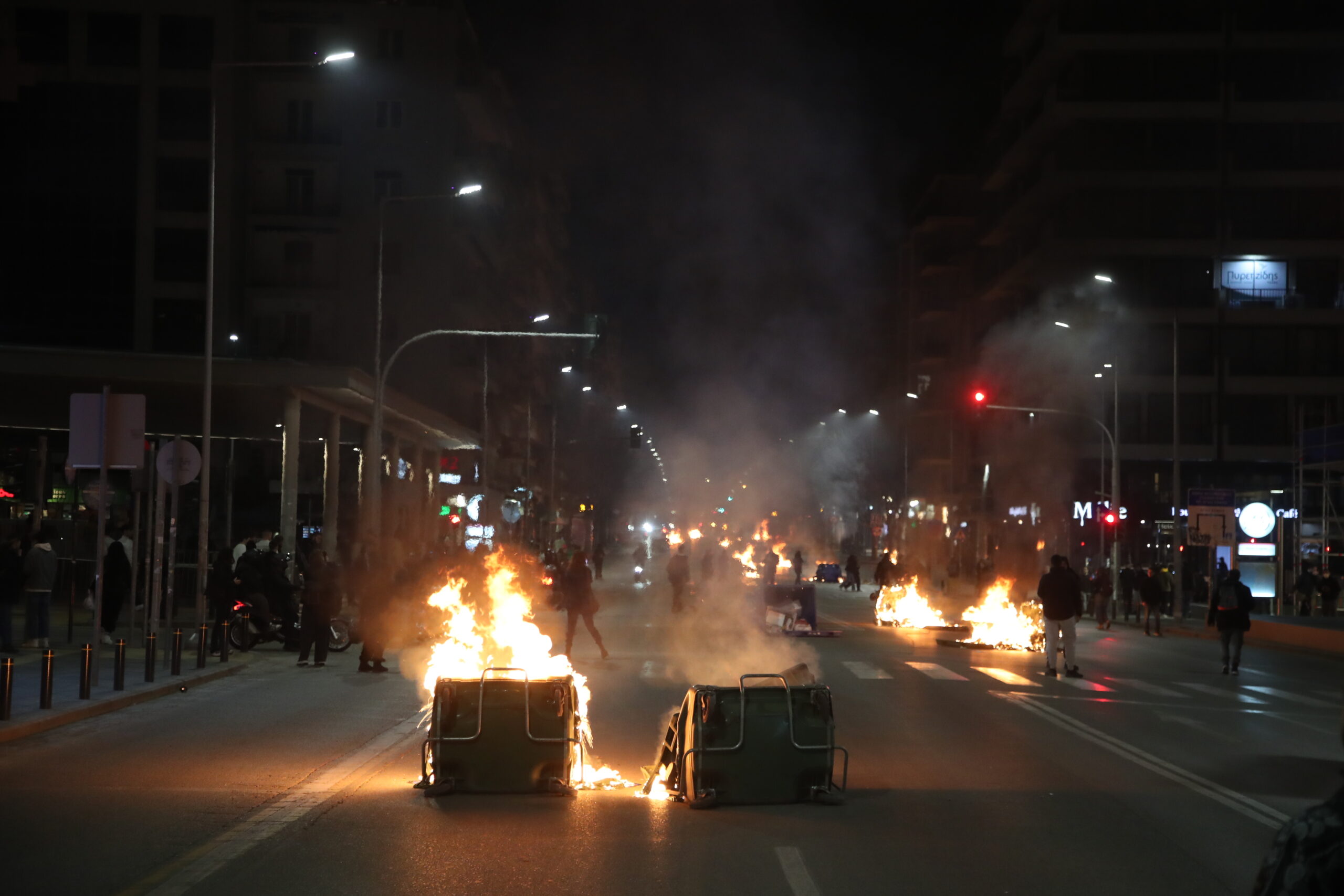 Θεσσαλονίκη: 48 προσαγωγές μετά το τέλος της πορείας για τα Τέμπη