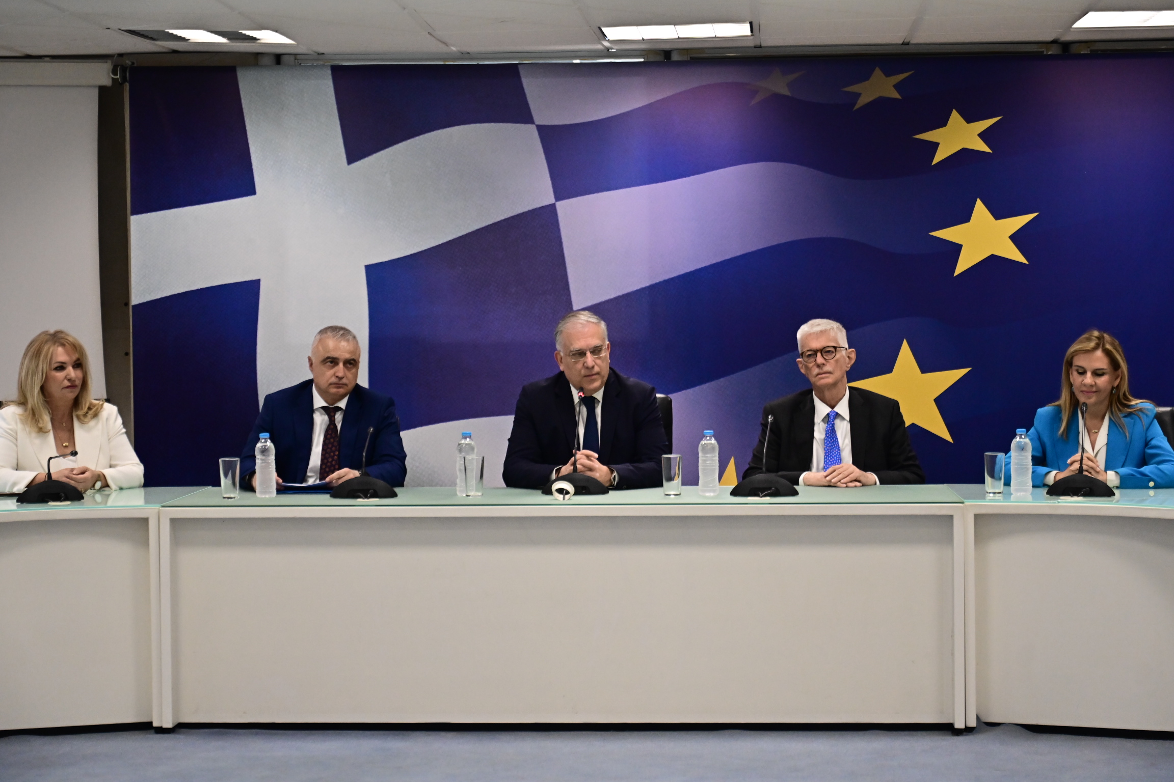 [376471] ΤΕΛΕΤΗ ΠΑΡΑΔΟΣΗΣ - ΠΑΡΑΛΑΒΗΣ ΤΩΝ ΥΦΥΠΟΥΡΓΩΝ ΑΝΑΠΤΥΞΗΣ   (ΚΩΣΤΑΣ ΤΖΟΥΜΑΣ/EUROKINISSI)