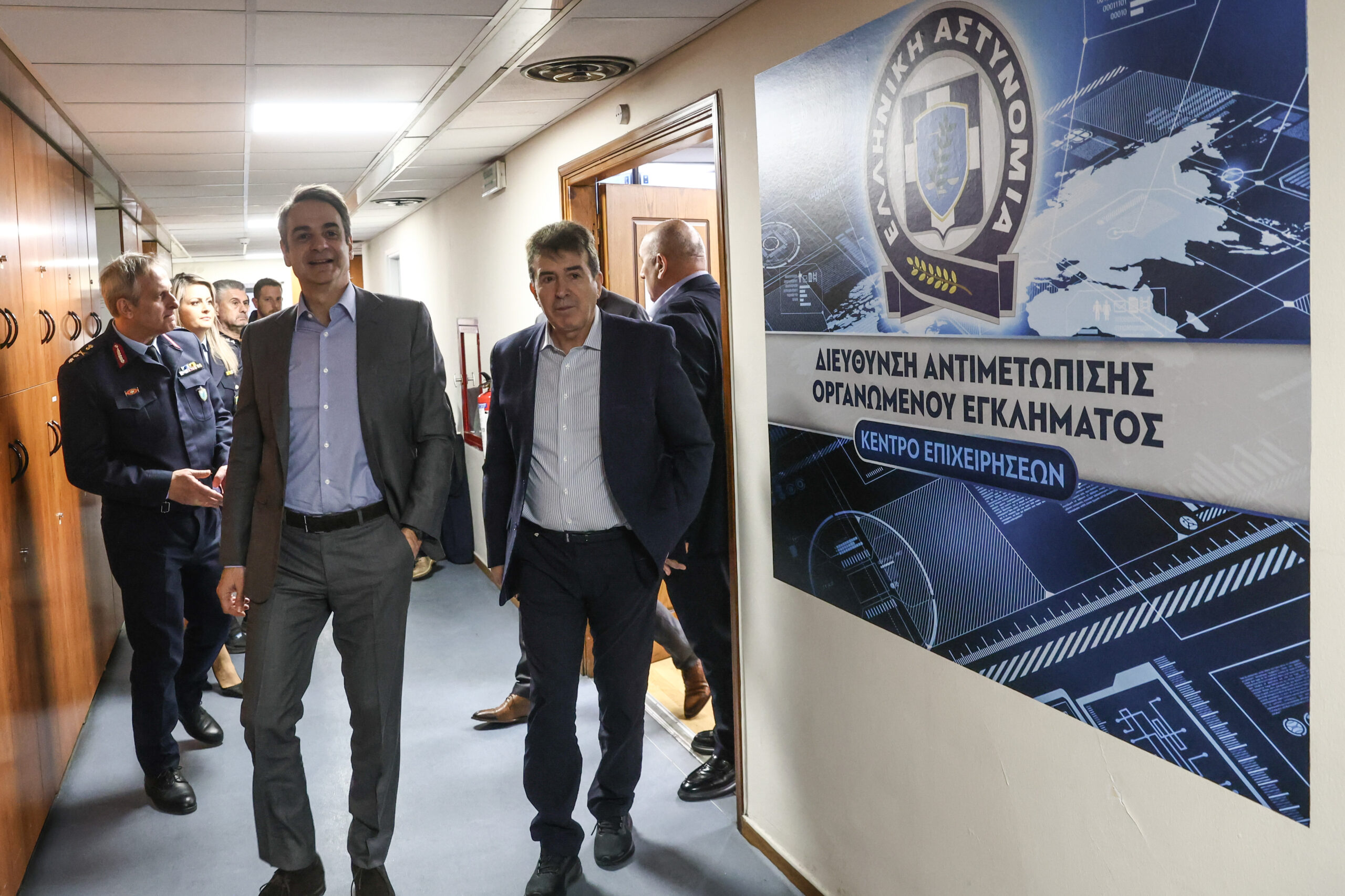 Επίσκεψη Κυρ. Μητσοτάκη στη ΔΑΟΕ: Σκοπός οι πολίτες να αισθάνονται ασφάλεια – Η νέα υπηρεσία εξιχνίασε 272 υποθέσεις