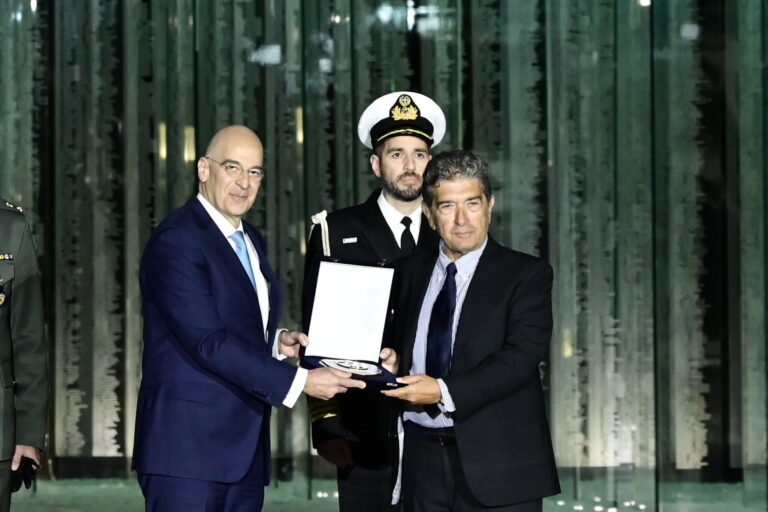 N. Δένδιας: Έγιναν τα  αποκαλυπτήρια της Κιβωτού Εθνικής Μνήμης στον περιβάλλοντα χώρο του υπουργείου Εθνικής ‘Αμυνας