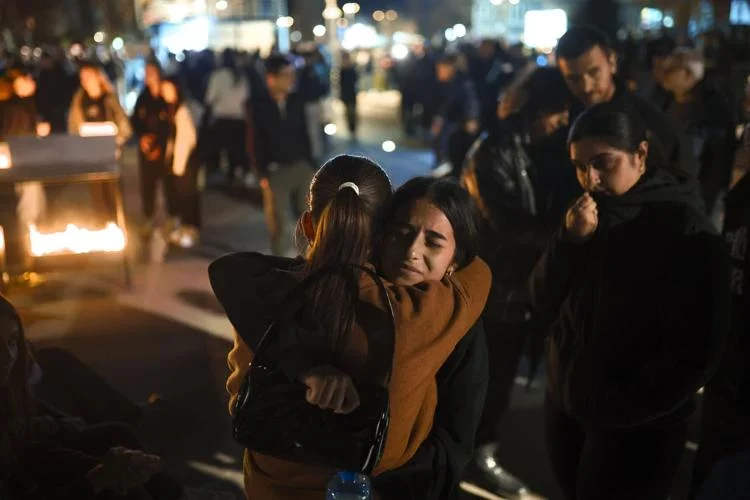 Οργή μετά το πένθος για τους 59 νεκρούς από τη φωτιά στο κλαμπ στη Βόρεια Μακεδονία – Μεγάλες συγκεντρώσεις διαμαρτυρίας
