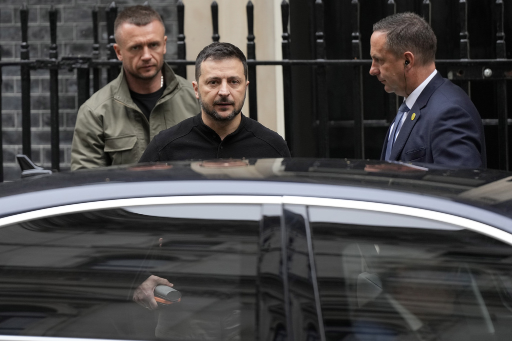 Στον απόηχο της σφοδρής σύγκρουσης Τραμπ – Ζελένσκι διάσκεψη Ευρωπαίων ηγετών την Κυριακή στο Λονδίνο – Τι αναμένεται