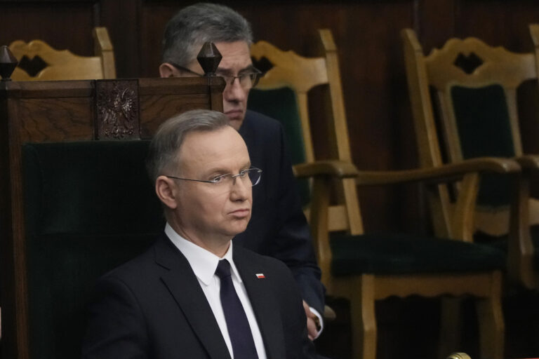 FT: Ο Πολωνός πρόεδρος καλεί τις ΗΠΑ να φέρουν πυρηνικές κεφαλές στο πολωνικό έδαφος