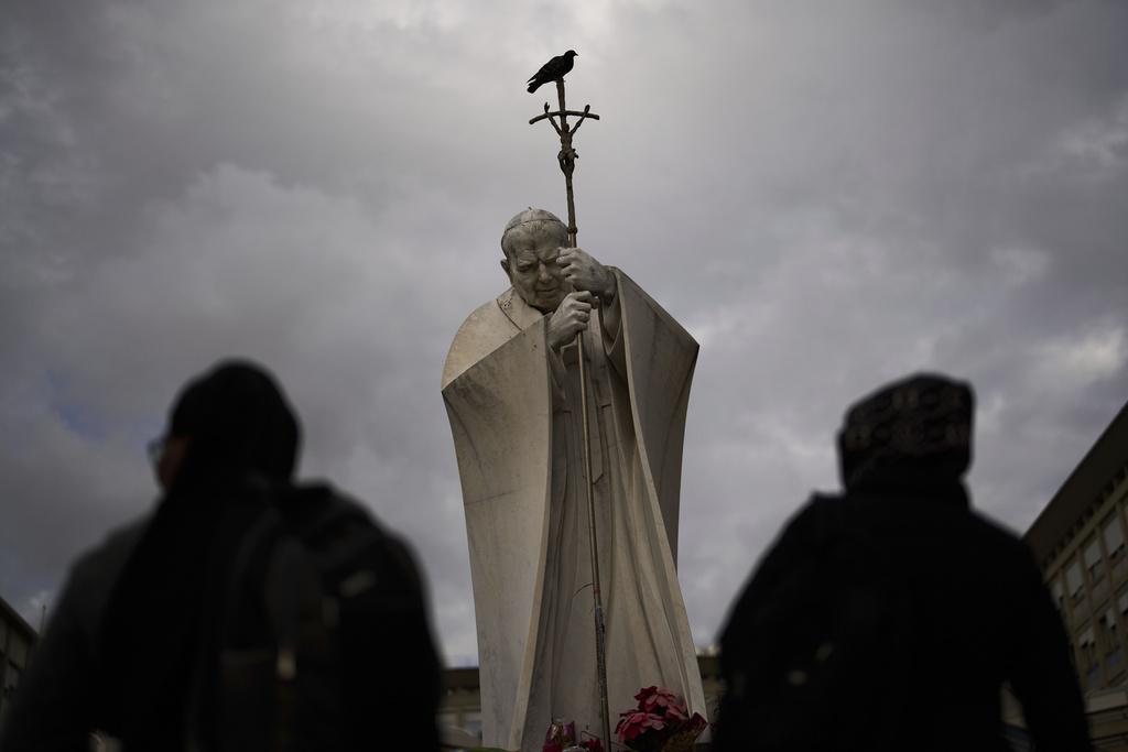 Πάπας Φραγκίσκος: Βελτιώνεται η υγεία του – Άγνωστη η ημερομηνία επιστροφής του στο Βατικανό