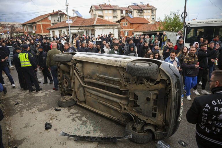 Bόρεια Μακεδονία: Σοβαρά επεισόδια σε συγκεντρώσεις για την τραγωδία με τους 59 νεκρούς