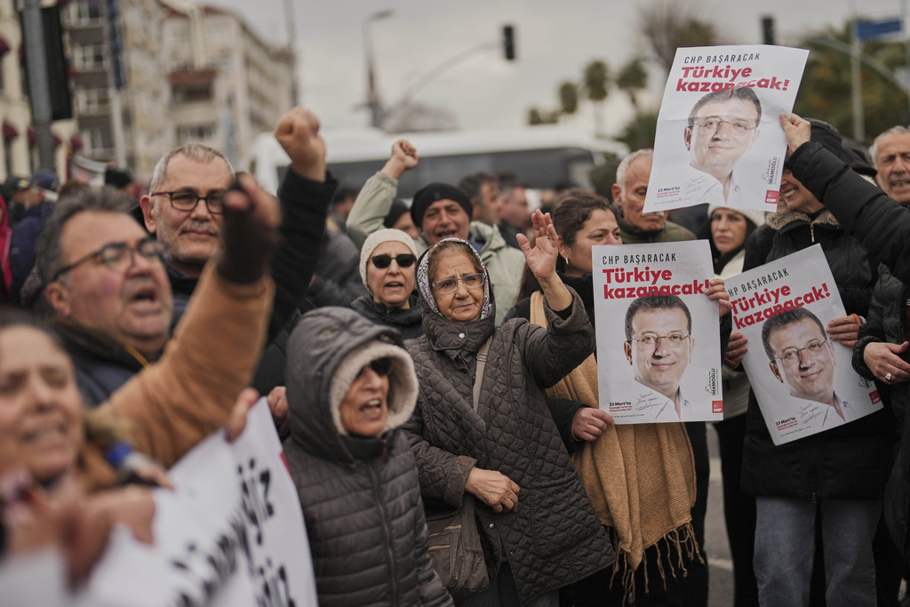 Τα μηνύματα Ιμάμογλου από τη φυλακή – Η κατάσχεση της εταιρείας του και ο καταιγισμός διεθνών αντιδράσεων