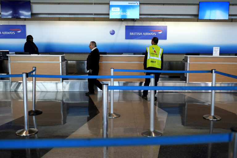Υποχρεωτική από αύριο η ηλεκτρονική ταξιδιωτική άδεια για είσοδο Ευρωπαίων στο Ηνωμένο Βασίλειο