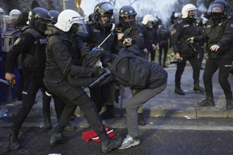 Tουρκία: Σε 1.133 ανέρχονται οι συλληφθέντες – Το ΥΠΕΣ προειδοποιεί τους διαδηλωτές μιλώντας για «τρομοκρατία των δρόμων»