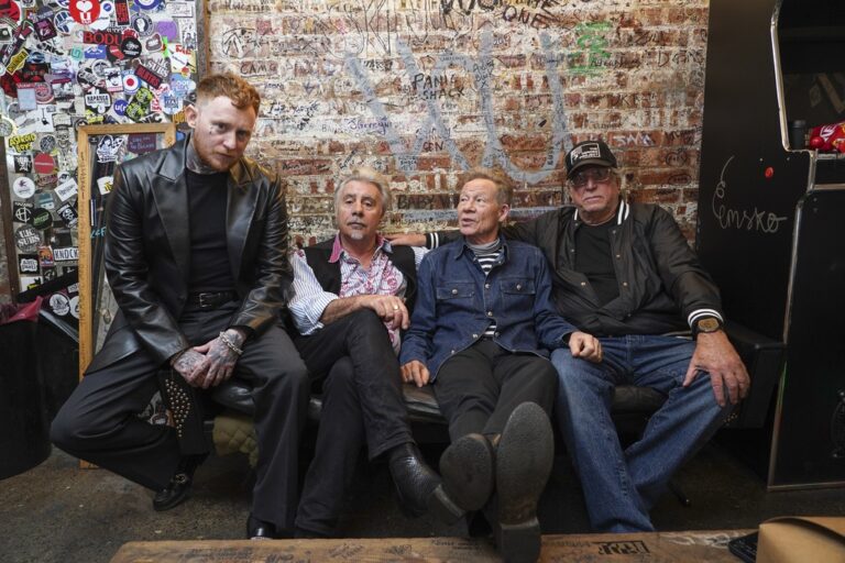 Sex Pistols: Η θρυλική μπάντα επιστρέφει στην αμερικανική σκηνή, μετά από 22 χρόνια