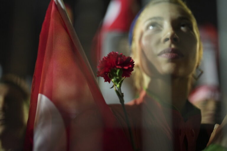 Τουρκία: Κάλεσμα της αντιπολίτευσης για γενίκευση των μαζικών κινητοποιήσεων