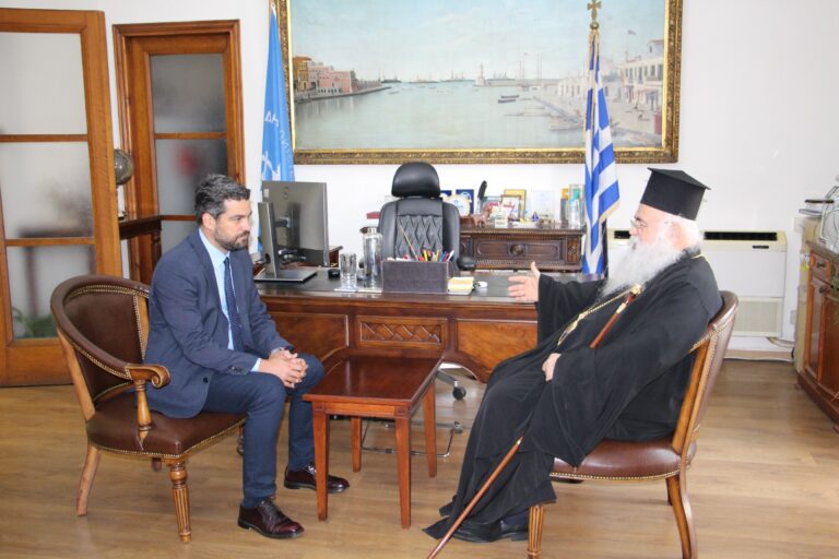 Στο Δημαρχείο Χανίων ο Αρχιεπίσκοπος Κύπρου Γεώργιος – Π. Σημανδηράκης: “Ανοιχτή πληγή το κυπριακό εδώ και 50 χρόνια”