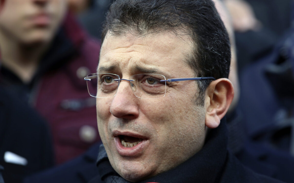 Ανάρτηση Ιμάμογλου από τη φυλακή: «Ο φόβος τους έχει μεγαλώσει – Αγαπητοί νέοι, μείνετε μακριά από συγκρούσεις»