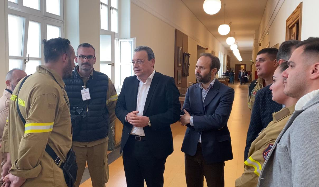 Σ. Φάμελλος για τους εποχικούς πυροσβέστες: Ζητάμε την άμεση ανανέωση των συμβάσεών τους – Οι πυρκαγιές έχουν ήδη ξεκινήσει