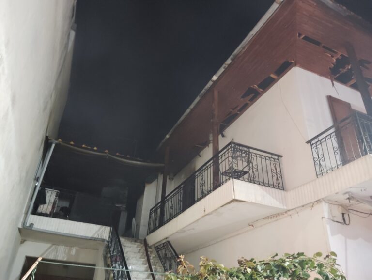 Πατρα: Φωτιά σε διώροφη κατοικια