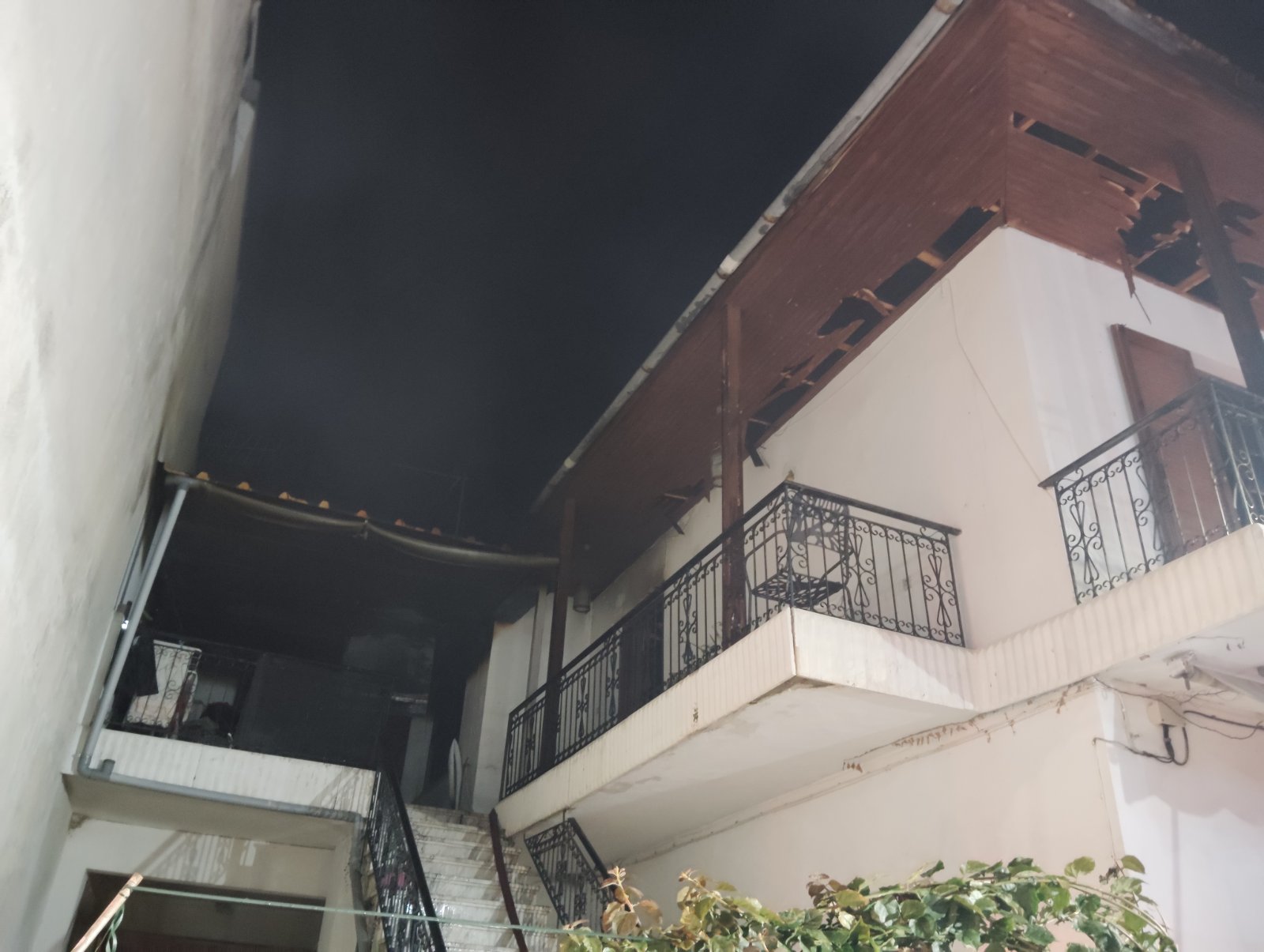 Πατρα: Φωτιά σε διώροφη κατοικια