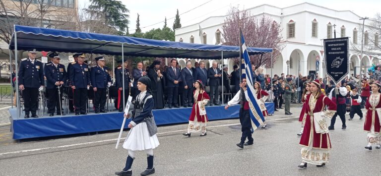 Κομοτηνή: Λαμπρότητα και υπερηφάνεια στην παρέλαση για την 25η Μαρτίου του 1821