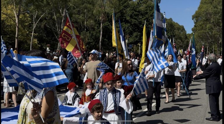 Γέμισαν «γαλανόλευκες» οι μεγάλες πόλεις της Αυστραλίας