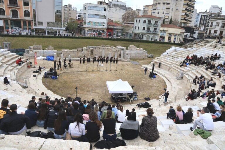 Λάρισα: Με «Νεφέλες», «Ηλέκτρα» και «Χοηφόρες» η αυλαία για το 1ο Μαθητικό Φεστιβάλ Αρχαίου Θεάτρου – Εφήβων Δρώμενα