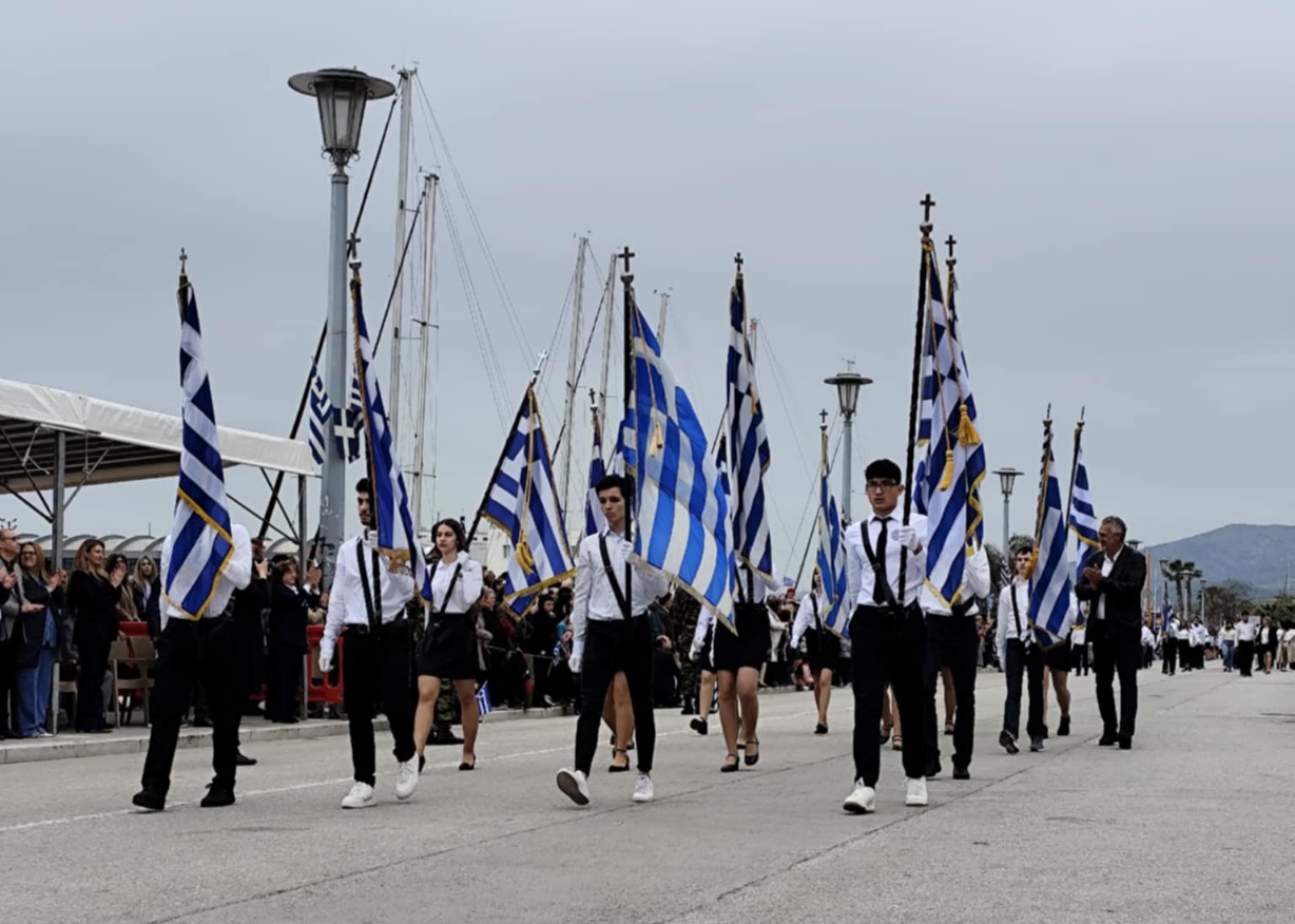 Βόλος: Με λαμπρότητα η μαθητική και στρατιωτική παρέλαση