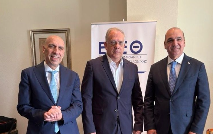 Θεσσαλονίκη: Τον εκσυγχρονισμό του θεσμικού πλαισίου των Επιμελητηρίων προανήγγειλε ο Υπουργός Ανάπτυξης σε εκδήλωση του ΕΒΕΘ